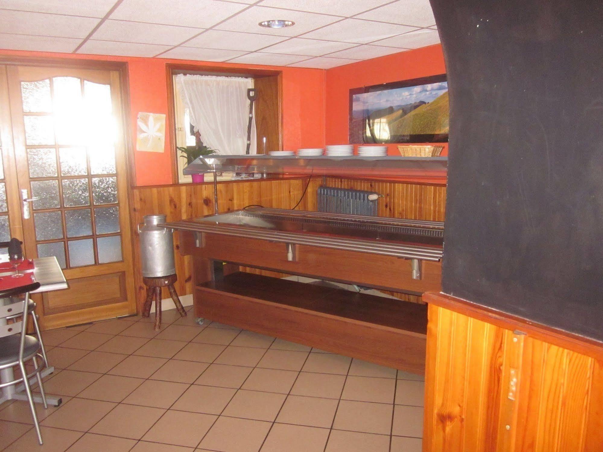 Mably Auberge Des Volcans D'Auvergne מראה חיצוני תמונה