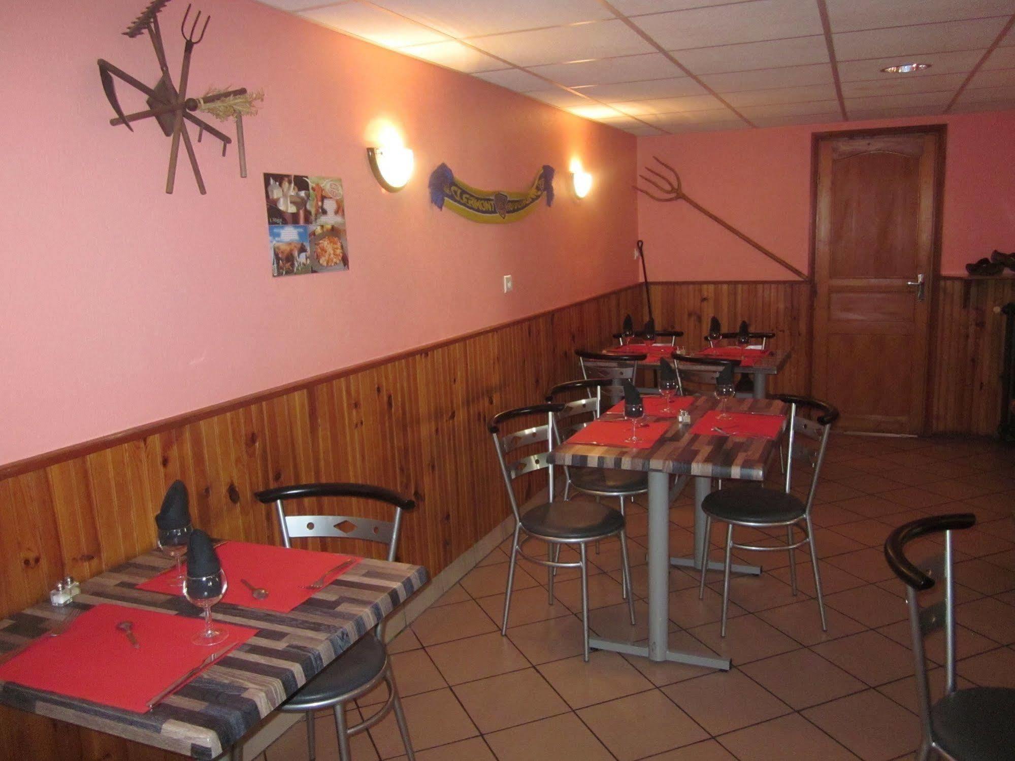 Mably Auberge Des Volcans D'Auvergne מראה חיצוני תמונה