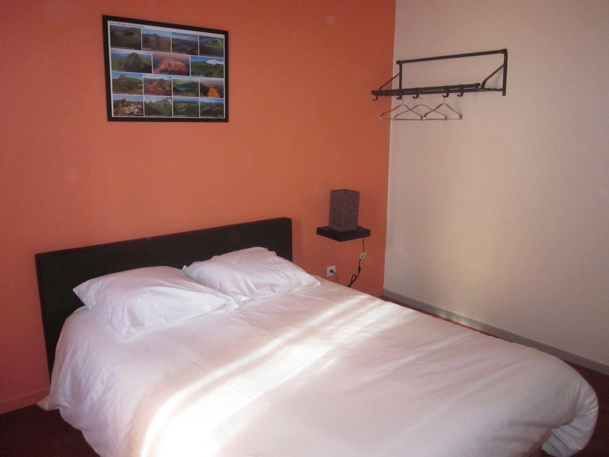 Mably Auberge Des Volcans D'Auvergne מראה חיצוני תמונה